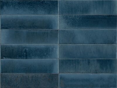 Niebieskie płytki cegiełki, retro - Marazzi Lume China lx MA9L. Kolekcja płytek z błyszczącą powierzchnią i różnymi odcieniami i wzorami.