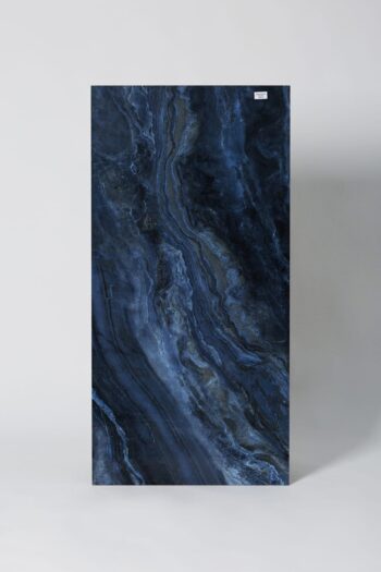 Płytki onyx - Absolut Keramika Galaxy Blue Pulido 59x119 cm. Gres porcelanowy onyx w kolorze niebieskim na podłogę i ścianę.
