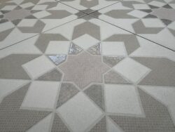 Płytki w geometryczne, wzory - Harmony Doha Taupe Flower SP 22,3x22,3