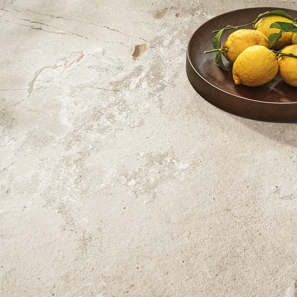 Cerdomus Karnis Sand Matt 60x120 imitacja kamienia w odcieniu piaskowym.