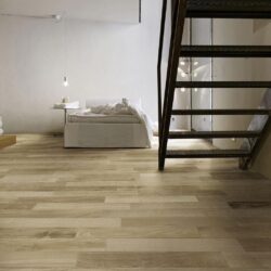 Marazzi Treverkfusion Neutral 10x70 cm. Płytki drewnopodobne do salonu na podłogę z intensywnym cieniowaniem.