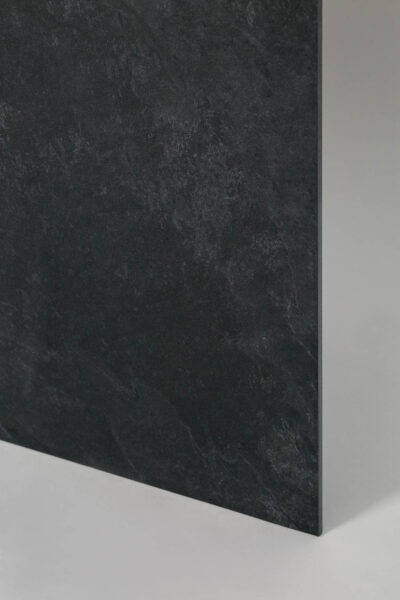 Płytki podłogowe imitacja kamienia - CAESAR Slab black 60x60cm. Czarne płytki gresowe od włoskiego producenta CAESAR.