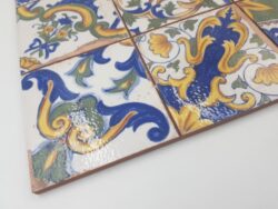 Glazura vintage - Peronda FS AMALFI LT 33x33cm. Płytki ścienne z matową i połyskującą powierzchnią, pokrytą retro wzorem.