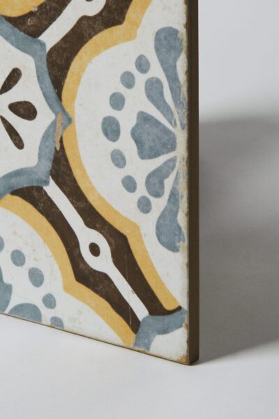 Kafelki we wzory - Peronda Harmony Lenos Tracia 22,3x22,3 cm. Wzorzyste, kwadratowe kafelki ceramiczne na podłogę i ścianę w matowym wykończeniu.