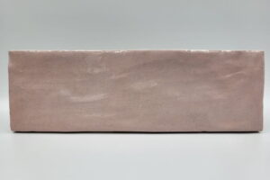 Różowe płytki ścienne - Harmony RIAD PINK 6,5×20cm. Cegiełki ceramiczne na ścianę z nierówną powierzchnią w połysku . Kafelki do łazienki, kuchni.