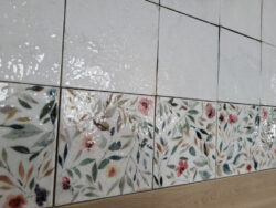 Glazura rustykalna - HARMONY Mayolica 15x15 cm. Płytki ścienne z błyszczącą powierzchnią.