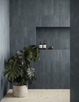 Małe kafelki gres ciemnoniebieskie satynowe ścienne Marca Corona Miniature Cera Blu Notte 6x24 J417