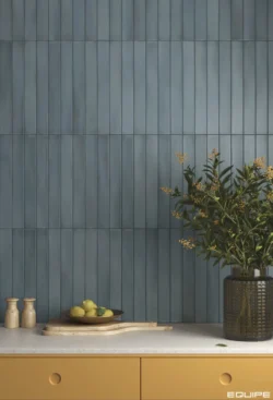 Niebieskie długie satynowe płytki ścienne Equipe MASSIMO SMOKE BLUE 5x40cm