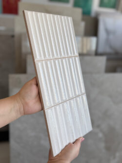 Białe płytki dekoracyjne Harmony MOVES WHITE 20X40