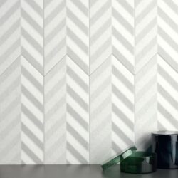Białe płytki dekoracyjne na ścianie - Harmony Fold White 15x38
