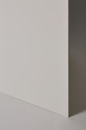 Białe płytki ścienne do łazienki - MARCA CORONA 4D plain white 40x80cm. Włoskie kafelki na ścianę z matową, gładką powierzchnią.