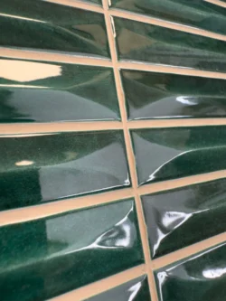 Ceramica Vilar Albaro Nikaia Nairobi green - płytka ścienna, kit kat zielona, połysk, 3d