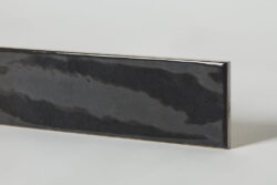 Czarna glazura - Mykonos MALLORCA BLACK 7,5x30 m. Kafelki w kolorze czarnym w połysku do stosowania na ścianie w łazience lub kuchni.