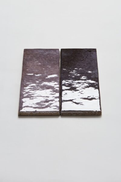 Fioletowe kafelki łazienkowe - Peronda Harmony DYROY AUBERGINE 6,5×20 cm. Piękne płytki z błyszczącą, nieregularna powierzchnią w unikatowym odcieniach koloru bakłażana.