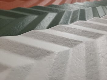 Płytki 3D na ścianę - Peronda Harmony Fold 15x38 cm. Oryginalne dekory ścienne w trzech kolorach: zielony, białym oraz glinianym.