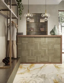 Płytki ceglane szarozielone na ścianie Marca Corona Miniature Fornace Verde Muschio 6x24 J412