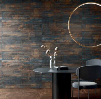 Płytki dekoracyjne na ścianę do salonu - CENTURY Fusion power rust 60x120 cm. Płytki ozdobne typu patchwork, imitujące stare malowane drewno z akcentami rdzy.