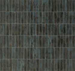 Płytki metaliczne na ścianę niebieskie - Marca Corona FUOCO BLU IRON 6x24 cm. Włoskie kafelki gresowe na ścianę imitujące metal w odcieniach niebieskiego, brązu i rdzy.