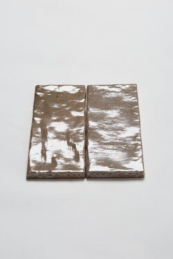 Płytki taupe, błyszczące z nierówną powierzchnią - Harmony Riad Taupe 6,5x20