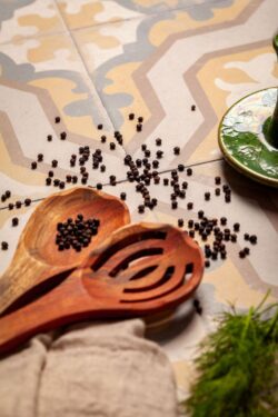 Hiszpańskie kafelki retro na podłogę Peronda Fs 1827 Mustard 22,3x22,3