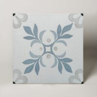 Kafle ze wzorem niebieskim - Harmony Sirocco Blue Garden 22,3x22,3 cm.