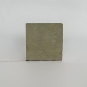 Płytka kwadratowa 10x10 cm - Marazzi Zellige Salvia. Szałwiowa, zielona płytka z błyszczącą powierzchnią.