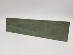 Płytki ścienne dekoracyjne - Peronda Harmony Bari Green Decor 6x24,6 cm. Dekory ceramiczne w małym formacie cegiełki w kolorze zielony z wklęsłą - w kształcie trójkąta, błyszczącą powierzchnią