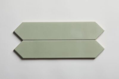 Oliwkowe płytki do kuchni - Equipe Arrow Green halite 5×25 cm. Kafelki w małym podłużnym formacie, ścienne w kolorze oliwkowym - zielonym.