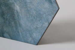 Heksagony na podłogę - Oasis Aquamarine 28,5x33 cm, Hiszpańskie płytki bazowe w niebieskozielonych odcieniach.
