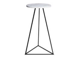 Stolik pomocniczy boczny - Triangle, blat biały z marmuru Carrara Bianco, nogi czarne metalowe w ułożeniu trójkątnym.