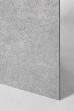 Płytki podłogowe imitacja kamienia - SINTESI Ecoproject grey 60x60 cm. Mrozoodporna płytka w kolorze szarym, imitująca kamień od włoskiego producenta gresów Sintesi.
